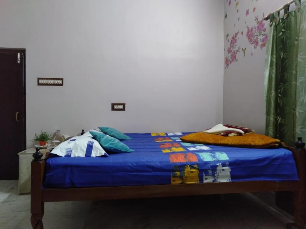 The Lovely Room Kolkata Ngoại thất bức ảnh